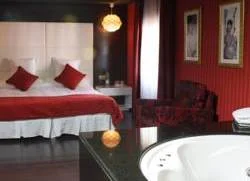 Ver Precios en Booking.com suite con jacuzzi