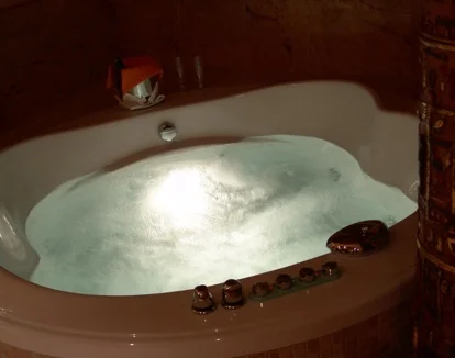 jacuzzi de la habitacion Hotel Valle del Nilo en Valencia