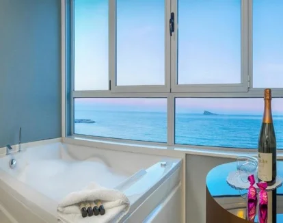 habitacion con jacuzzi