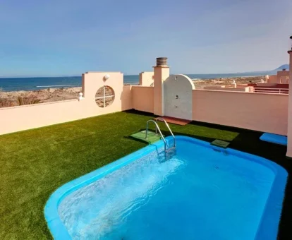 terraza con piscina privada de la suite Golf