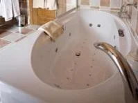 jacuzzi en la habitacion