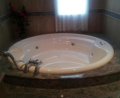 jacuzzi de la habitación Suite Hotel Flor de la Mancha
