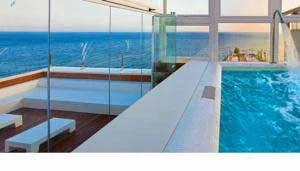 Vistas al mar desde el spa con jacuzzi Hotel Villa Venecia Benidorm
