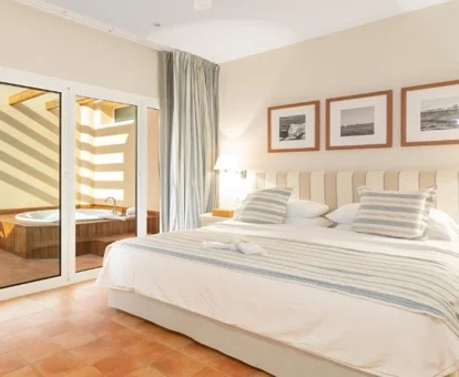 jacuzzi de la habitacion Suite del hotel