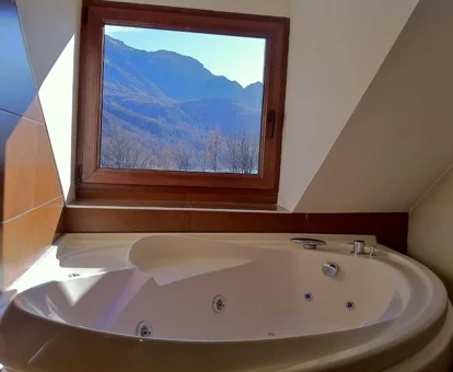 jacuzzi en la habitacion