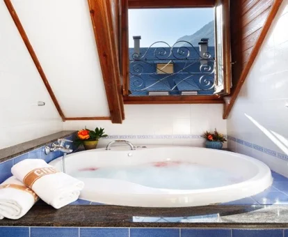 jacuzzi de la habitacion