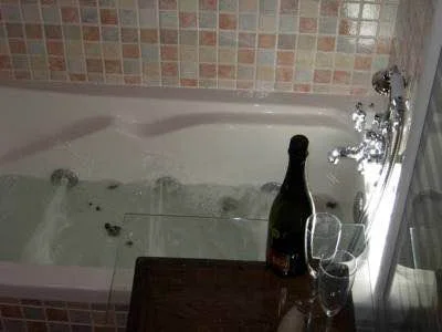 bañera de hidromasaje del horno de aliaga