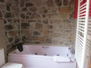 habitacion con jacuzzi hotel convento de Asturcon