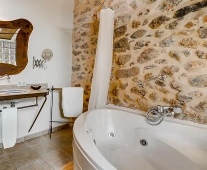 habitacion con bañera de hidromasaje Agroturisme Son Pons Mallorca