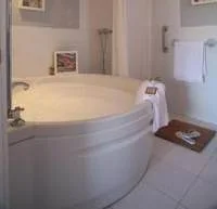 Habitacion con jacuzzi del hotel rural Casona las Cinco Calderas