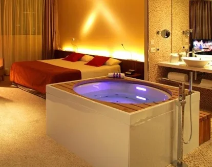 habitacion con jacuzzi hotel diagonal zero