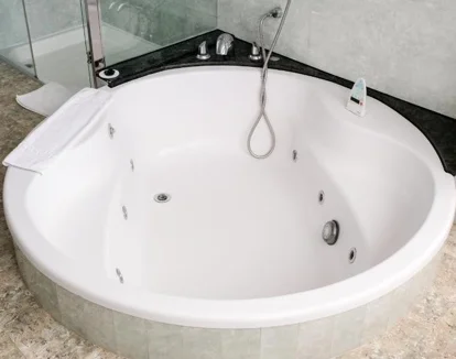 habitacion con jacuzzi Hotel 153