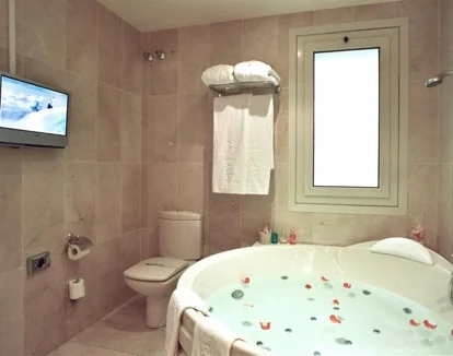 habitacion con jacuzzi hotel Roger de Lluria Barcelona