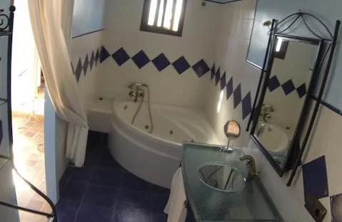 jacuzzi del baño de la casa rural Los Infantes