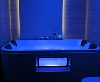 jacuzzi en la habitacion Hostal Noriega