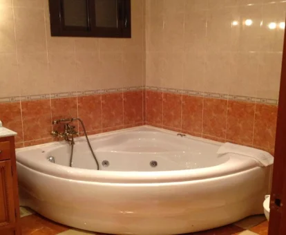 hidromasaje de la habitación Suite Hotel Julio Cáceres