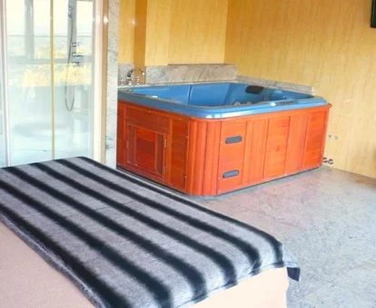 habitacion con jacuzzi del hotel