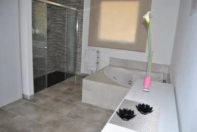 jacuzzi privado del apartamento superior Papulus en Girona
