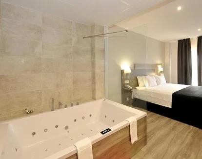 hoteles con jacuzzi en la habitacion en granada