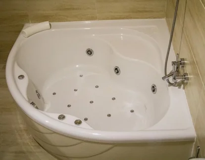 jacuzzi en la habitacion