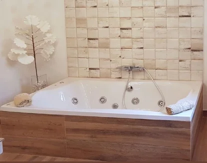 jacuzzi en la habitacion