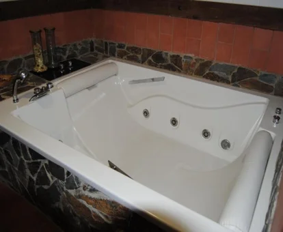 Suite con jacuzzi Hotel El Rocal Salamanca