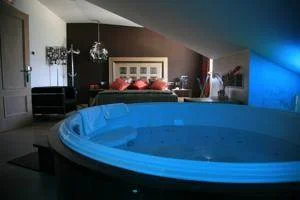jacuzzi en la habitacion