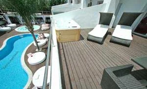 jacuzzi de la terraza Hotel Sisu