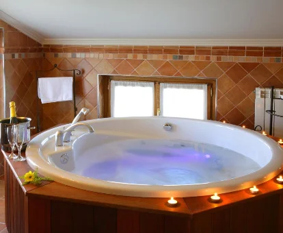 jacuzzi en la habitacion Hotel El Juglar Navarra