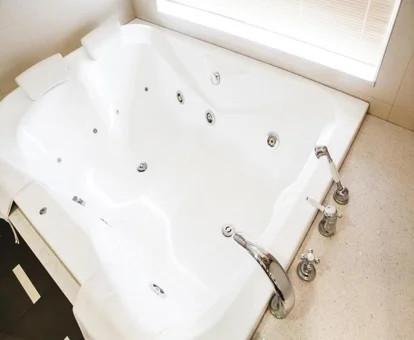 jacuzzi en la habitacion Hotel Ríos