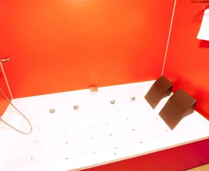 jacuzzi en la habitacion Hotel Venta Etxalar