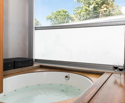 Habitacion con jacuzzi del hotel Spa Vilavella