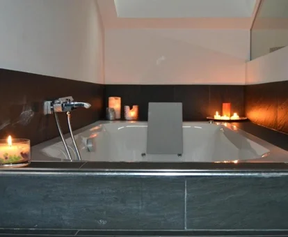 jacuzzi privado de la habitación