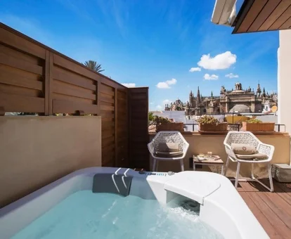 jacuzzi de la terraza Hotel Casa 1800 Sevilla