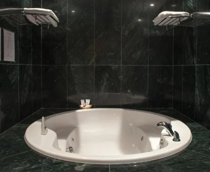 hoteles con jacuzzi en la habitacion en Soria