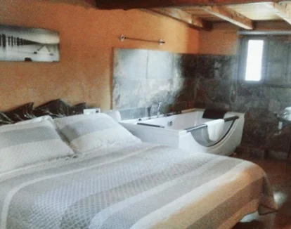 jacuzzi de la habitació Suite Xalet de Prades en Tarragona