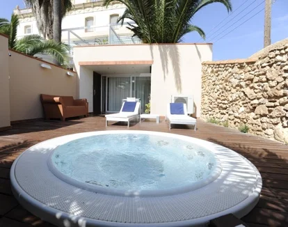 bañera de hidromasaje de la habitacion