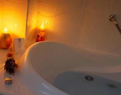 bañera de hidromasaje de la habitacion