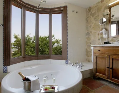 Jacuzzi en la habitación