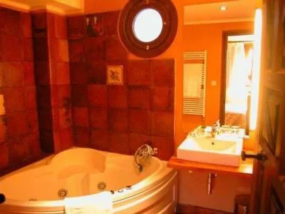 jacuzzi en la habitacion