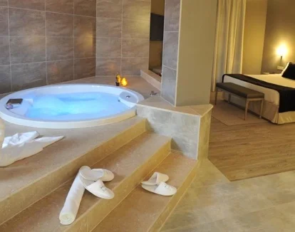 hoteles con jacuzzi en la habitacion en Valencia