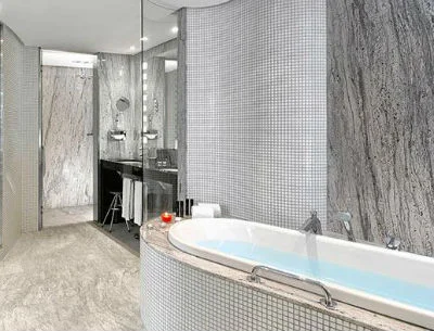 spa con jacuzzi del hotel Melia Valencia