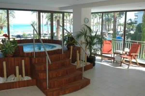 jacuzzi del hotel Servigroup Papa Luna Peñíscola