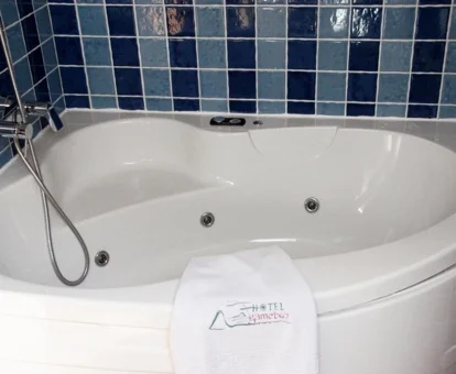 hoteles con jacuzzi en la habitacion en Vizcaya