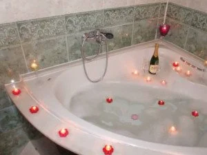 Jacuzzi privado en la habitación de Hotel Agur