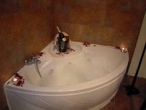 Suite con Jacuzzi privado en Hostal Temático El Cid de Fuengirola