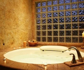Foto del interior de la Villa con vistas al mar.