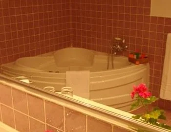 Jacuzzi privado en la Habitación Doble Superior - 1 o 2 camas.