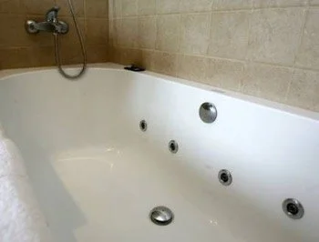 Hidromasaje en la Suite Junior para una estancia muy especial o aniversario de bodas.