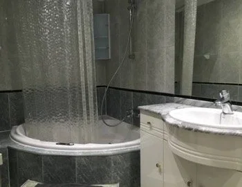 El Apartamento de 1 dormitorio con jacuzzi privado para estancias románticas.